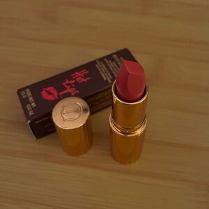 Charlotte Tilbury Matte Revolution Lipstick (Hot Lips)